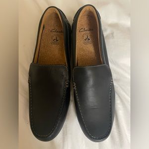 New Clark’s  Men’s plain Loafers-size 12